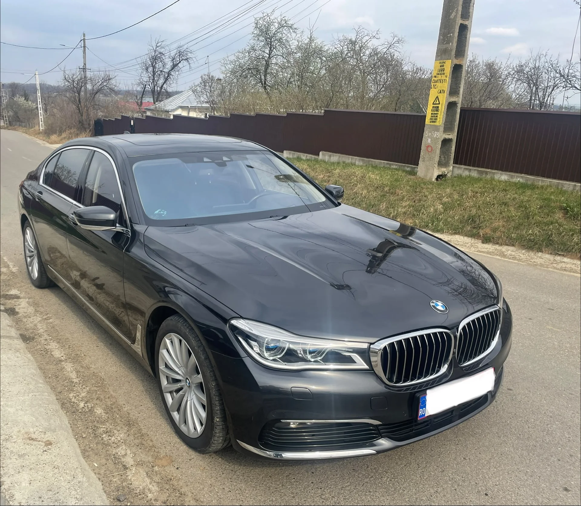 BMW Seria 7 — poza 1 din 3